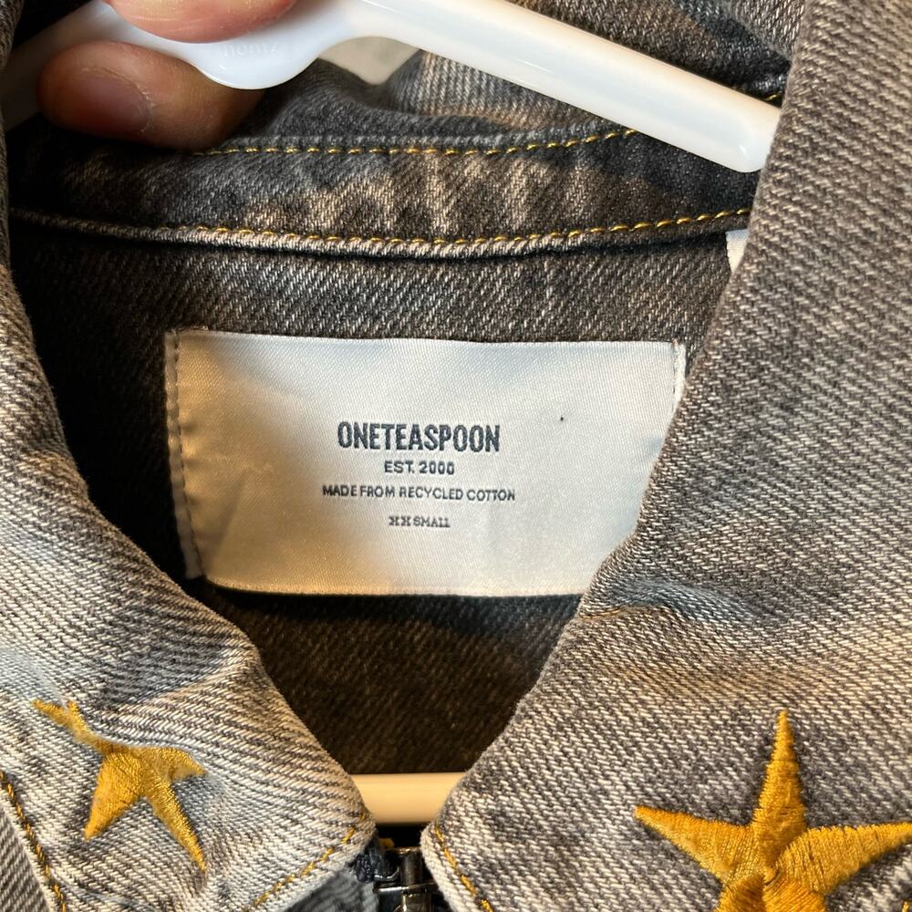 Embroidered star romper - Picture 7 of 10